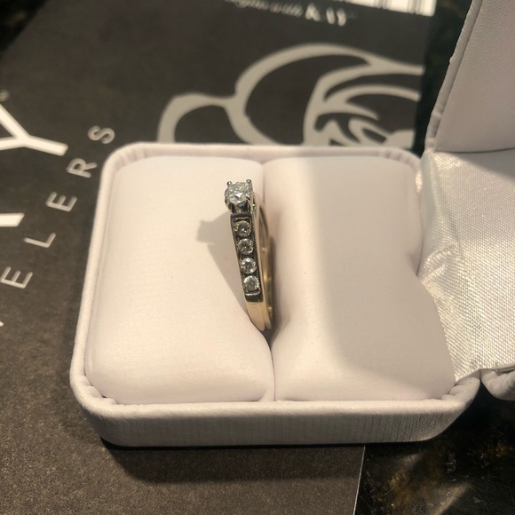 Wedding/ Engagement Ring Pair - Picture 4 of 8